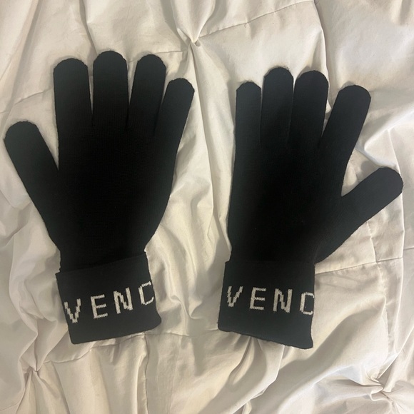 Givenchy Wool Gloves - Picture 1 of 4